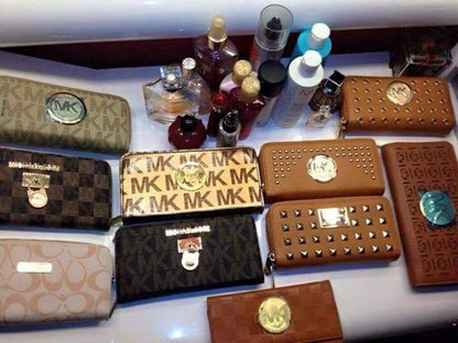 Lote 100 Carteras MK