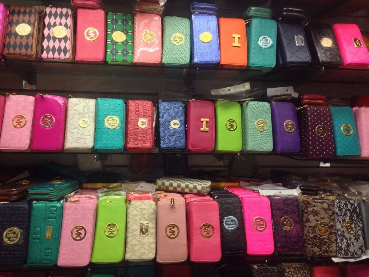 Lote 100 Carteras MK